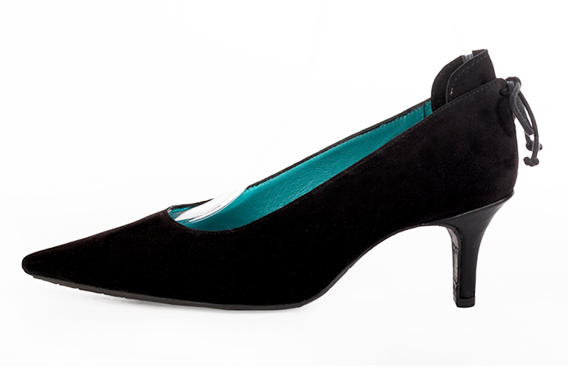 Matt black women's dress pumps, with a round neckline. Pointed toe. Medium slim heel. Profile view - Florence KOOIJMAN